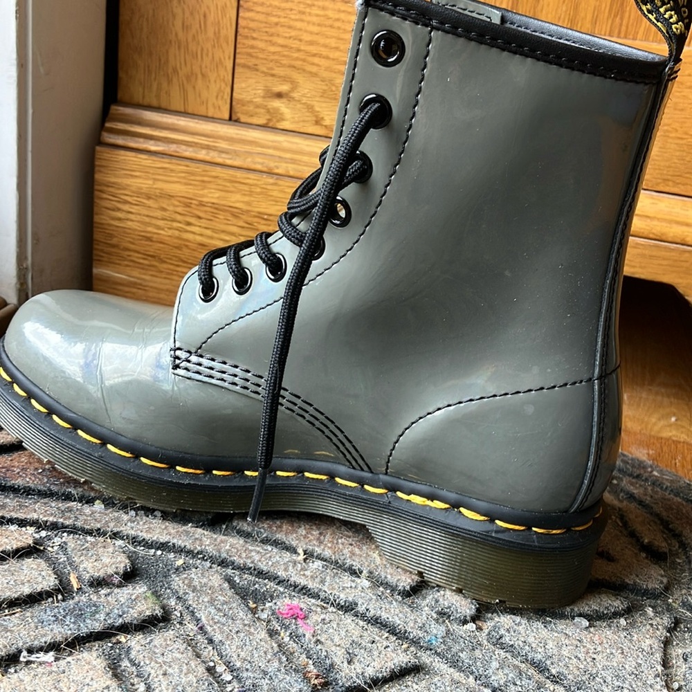 Dr. Martens iridescent gray gunmetal/rainbow Boots. 1460 YS 6 - Picture 12 of 14